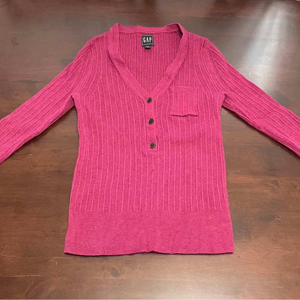 Gap XS sweater magenta